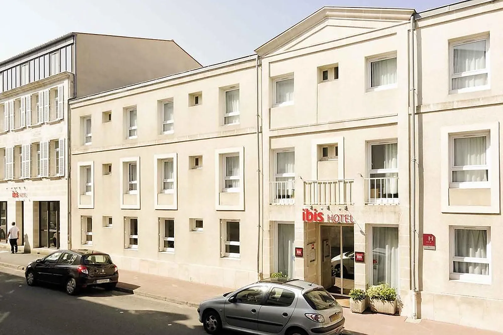 Lieux événementiels, IBIS ROCHEFORT