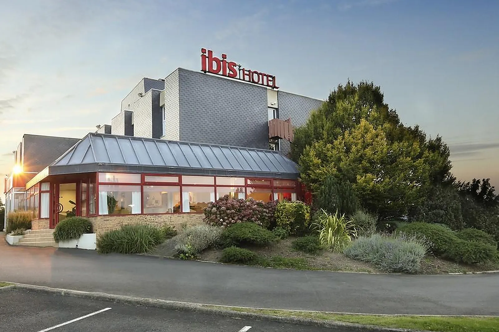 Lieux événementiels, IBIS SAINT BRIEUC YFFINIAC