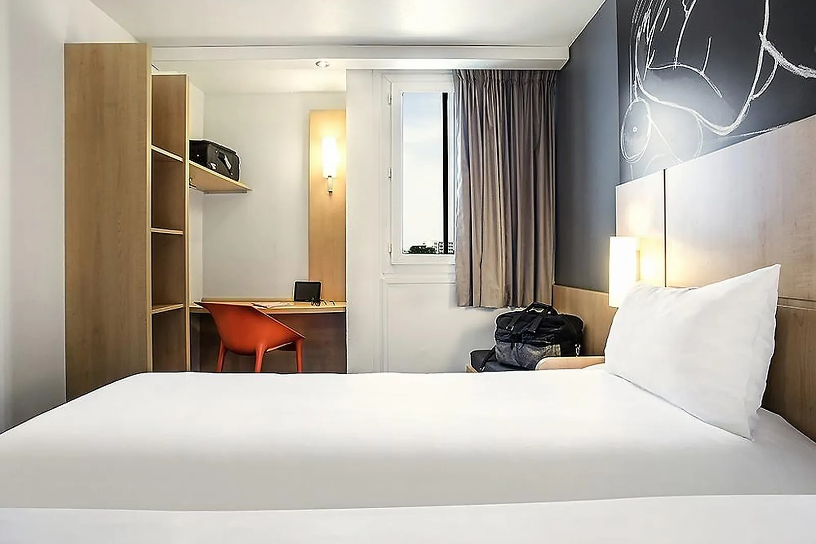 Lieux événementiels, IBIS SAINT DENIS STADE OUEST