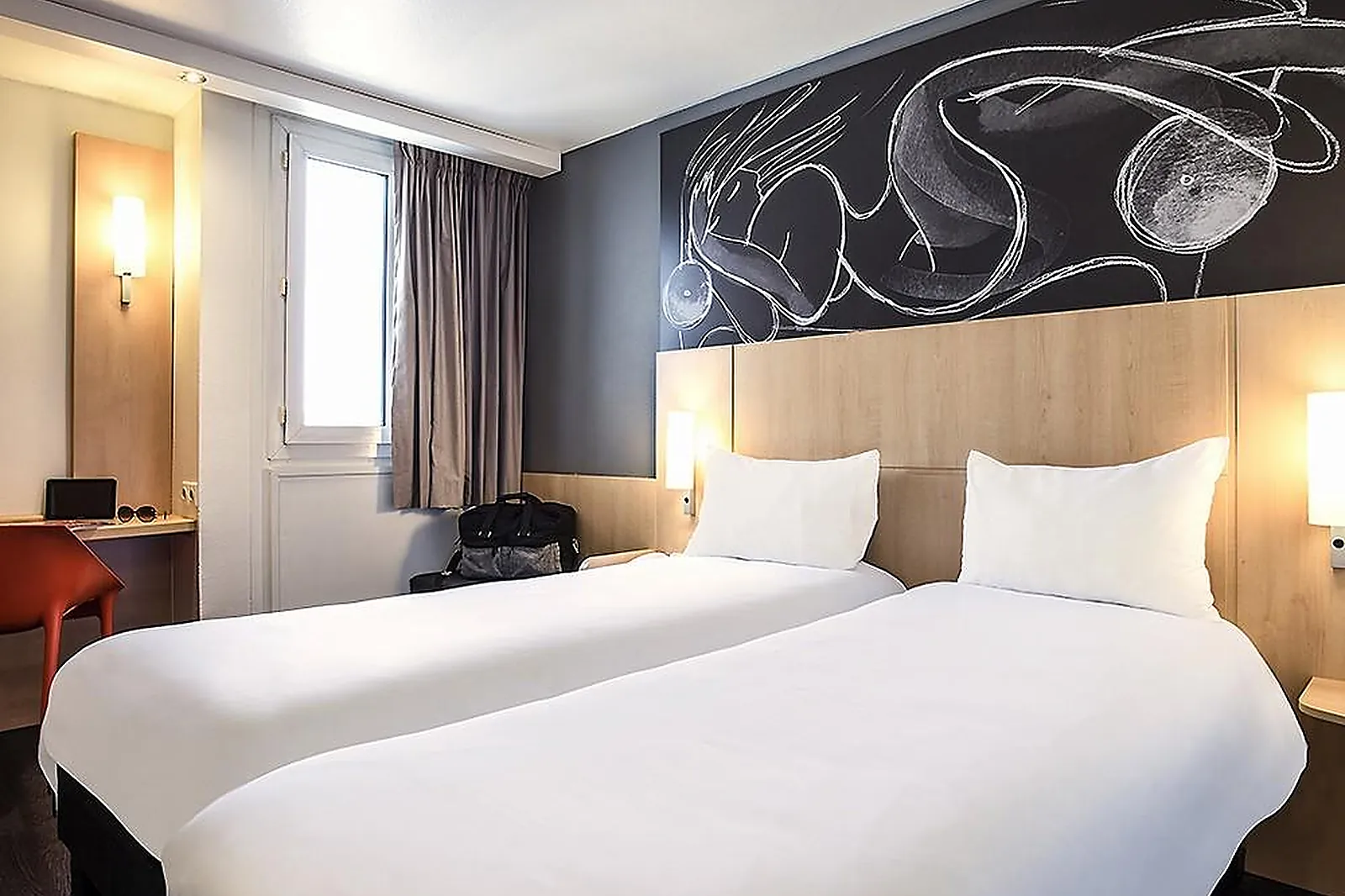 Lieux événementiels, IBIS SAINT DENIS STADE OUEST