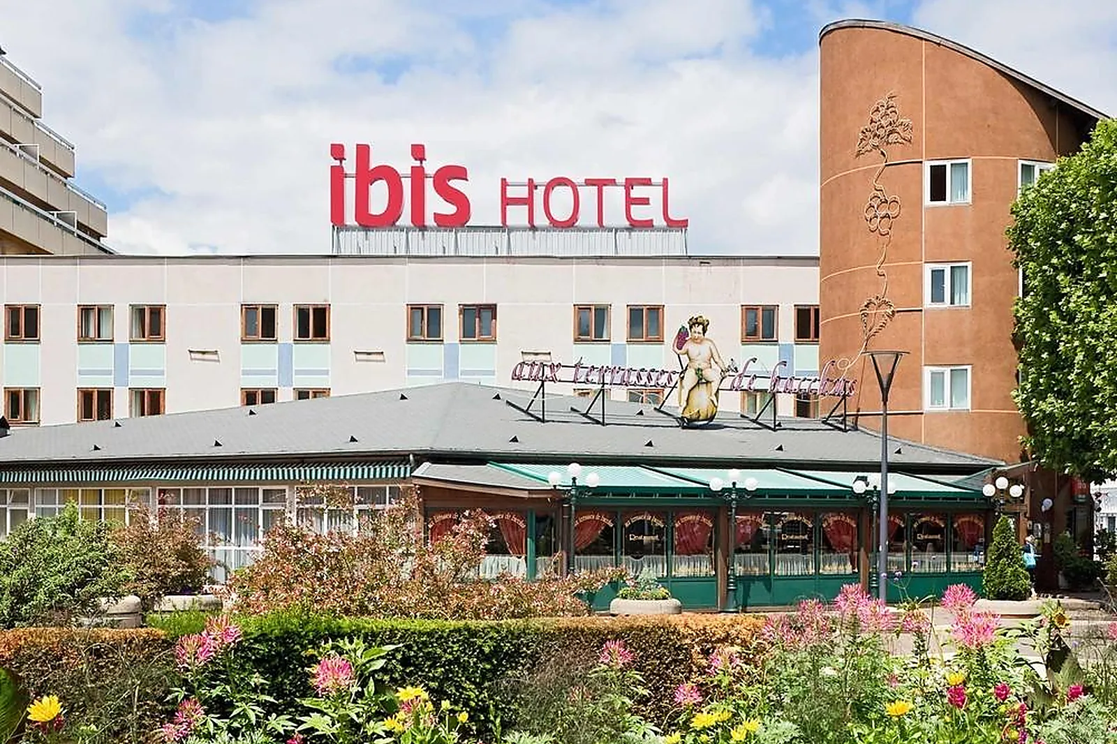Lieux événementiels, IBIS SAINT-ÉTIENNE - LA TERRASSE