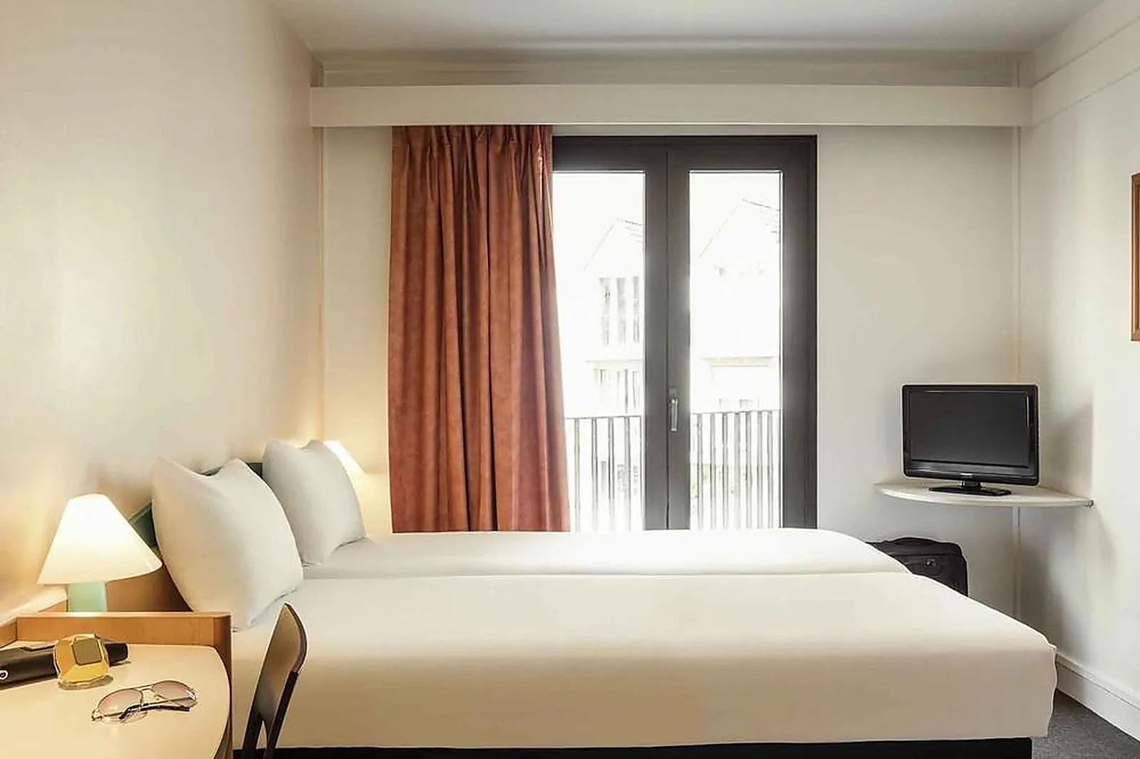 Lieux événementiels, IBIS SAINT-GRATIEN