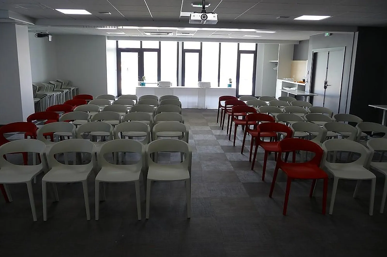 Lieux événementiels, IBIS SAINT MALO LA MADELEINE