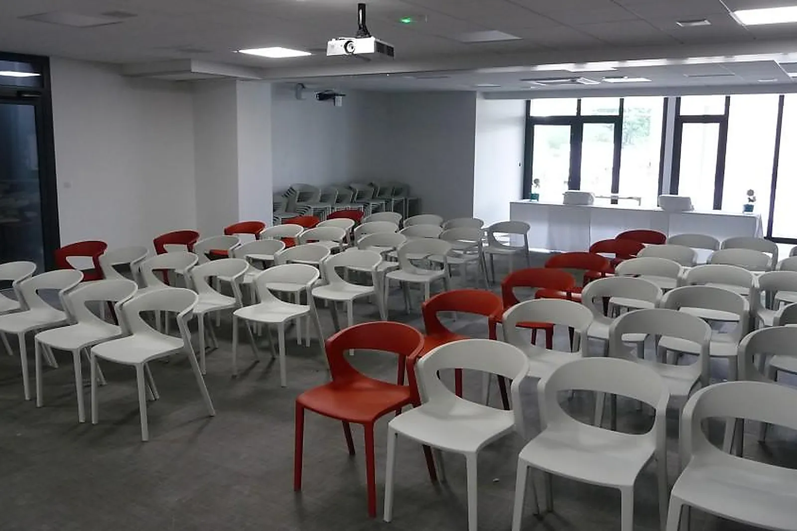 Lieux événementiels, IBIS SAINT MALO LA MADELEINE