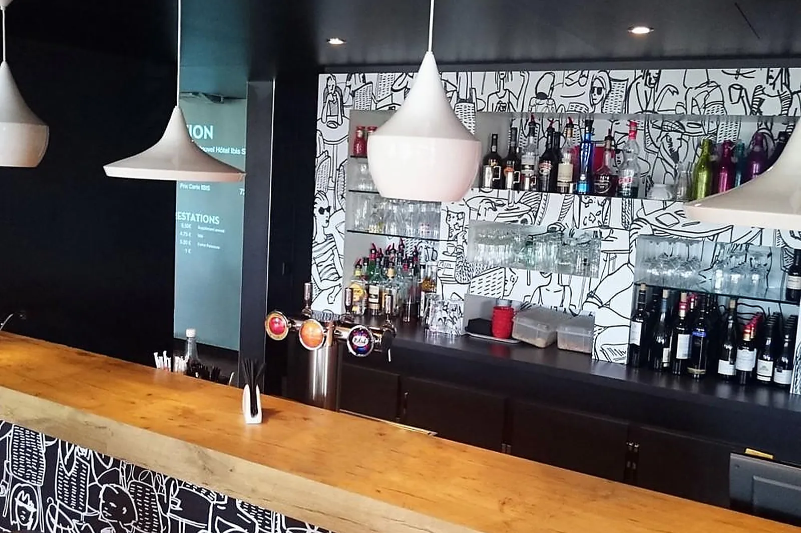 Lieux événementiels, IBIS SAINT MALO LA MADELEINE