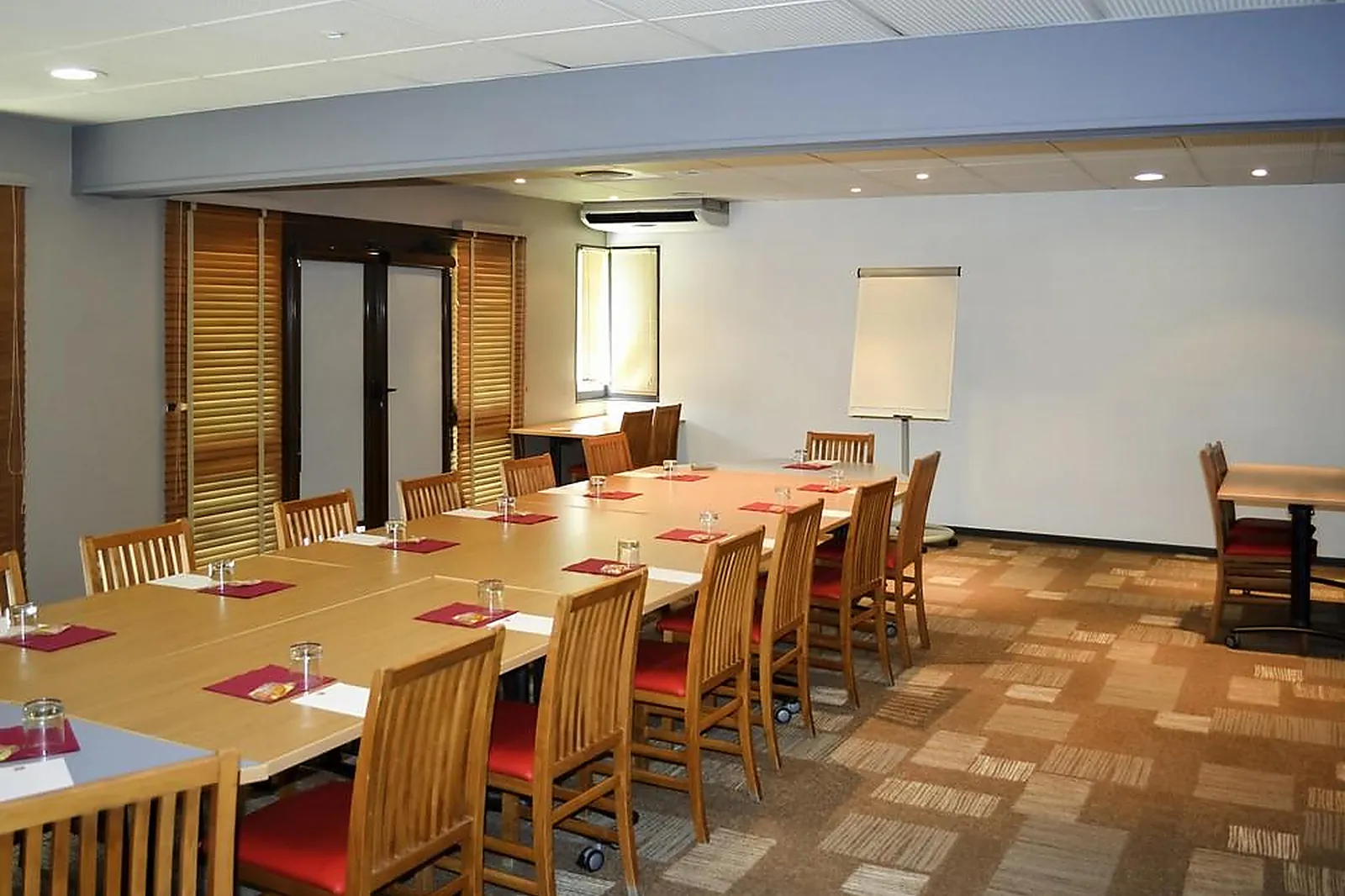 Lieux événementiels, IBIS SALON-DE-PROVENCE SUD