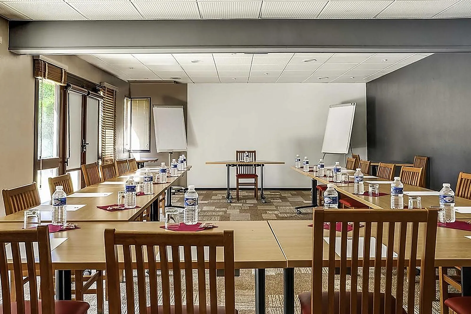 Lieux événementiels, IBIS SALON-DE-PROVENCE SUD