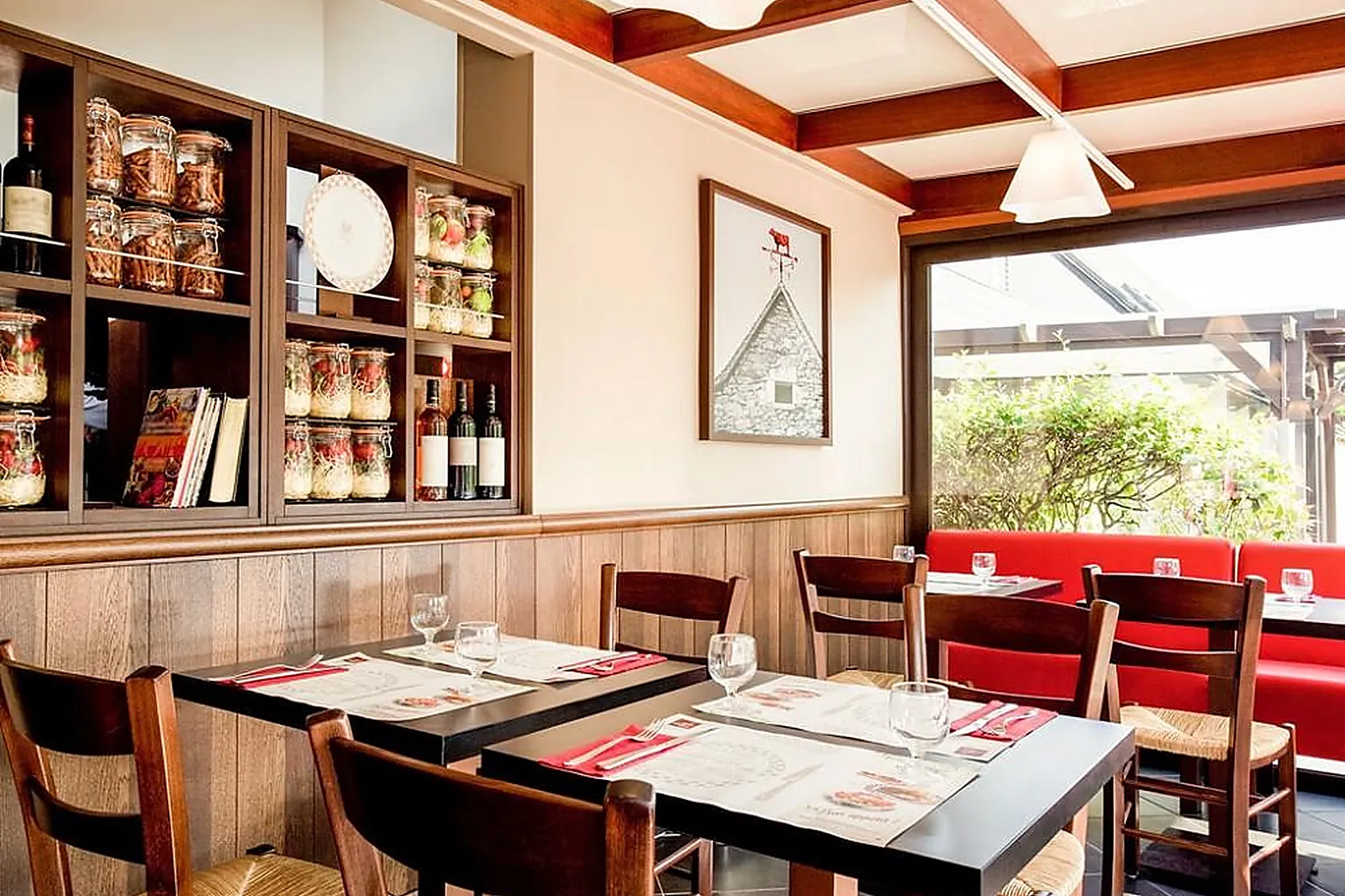 Lieux événementiels, IBIS SENLIS