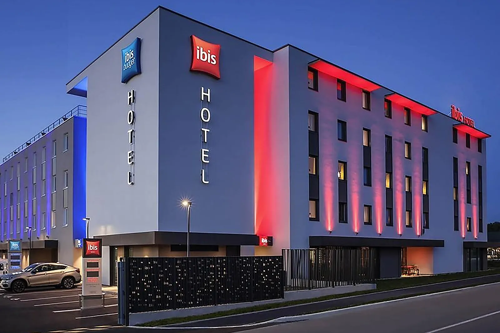 Lieux événementiels, IBIS SENS