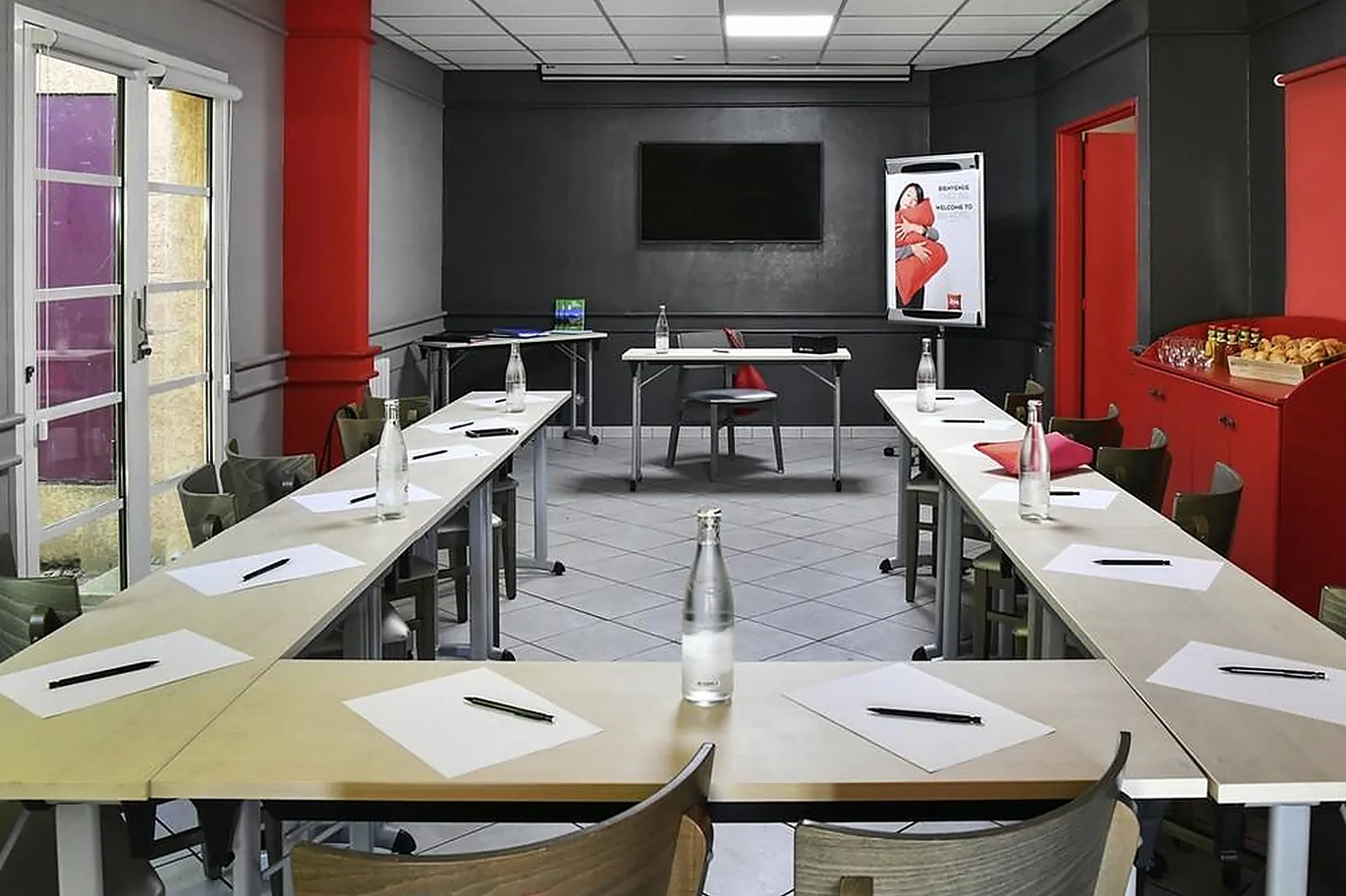 Lieux événementiels, IBIS SISTERON