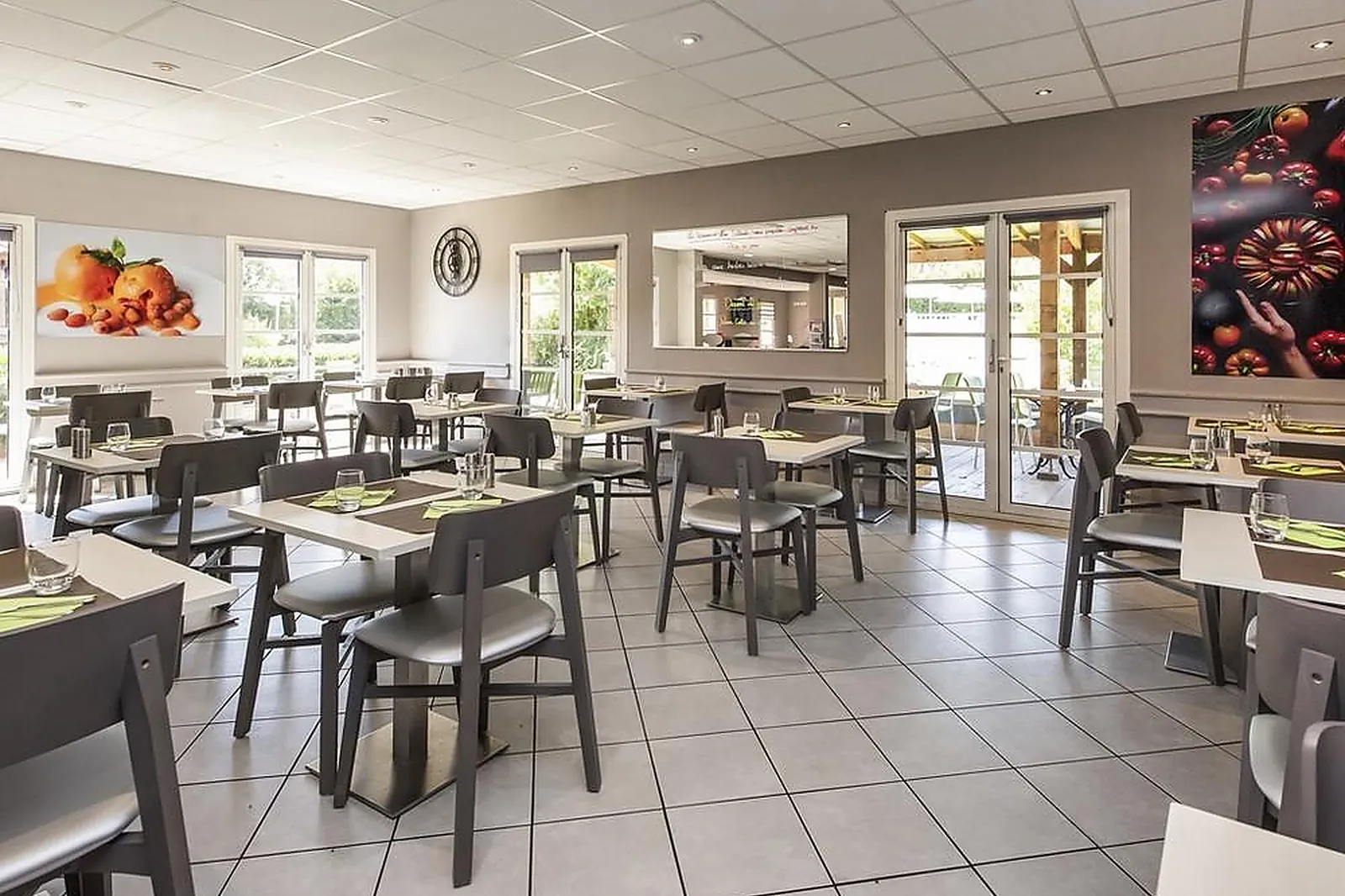 Lieux événementiels, IBIS SISTERON