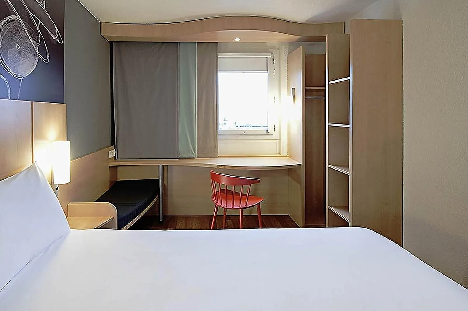 Lieux événementiels, IBIS SISTERON