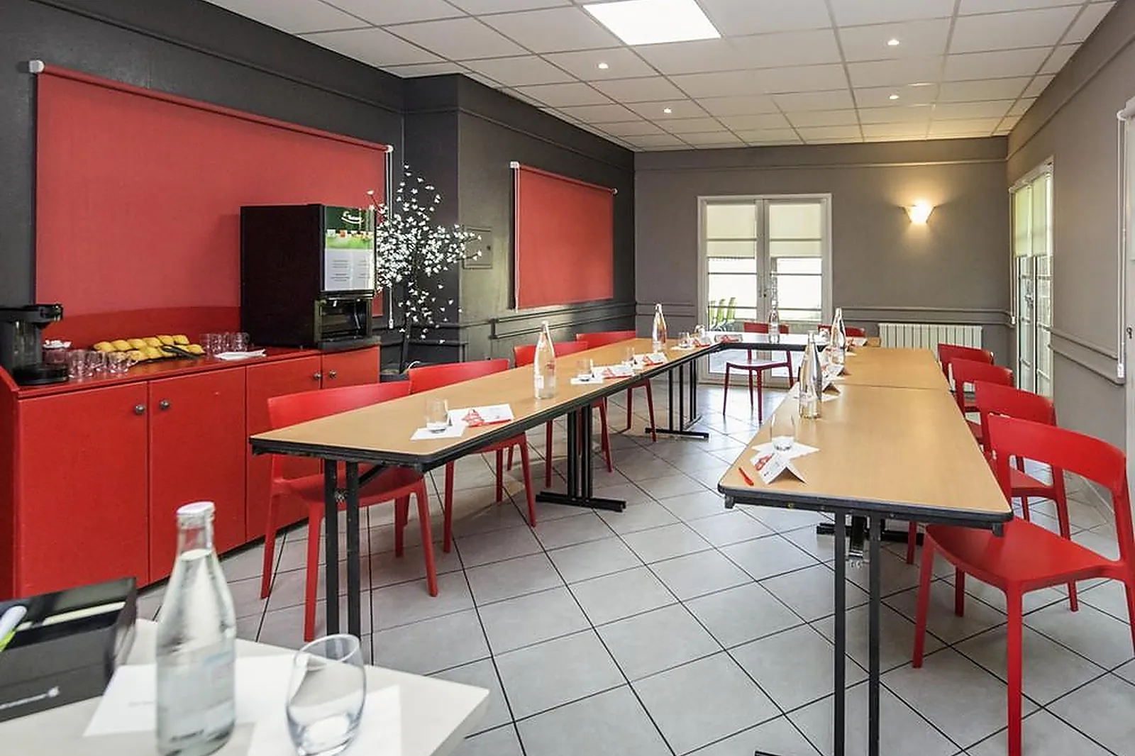 Lieux événementiels, IBIS SISTERON