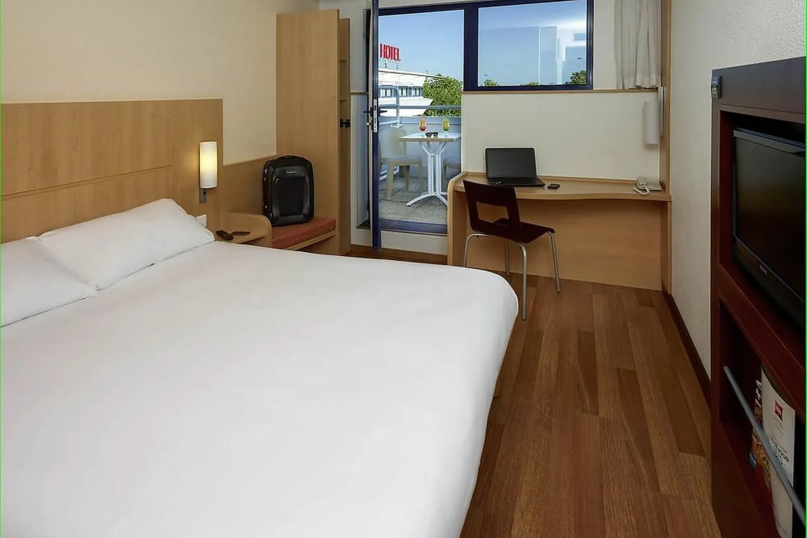 Lieux événementiels, IBIS SITE DU FUTUROSCOPE