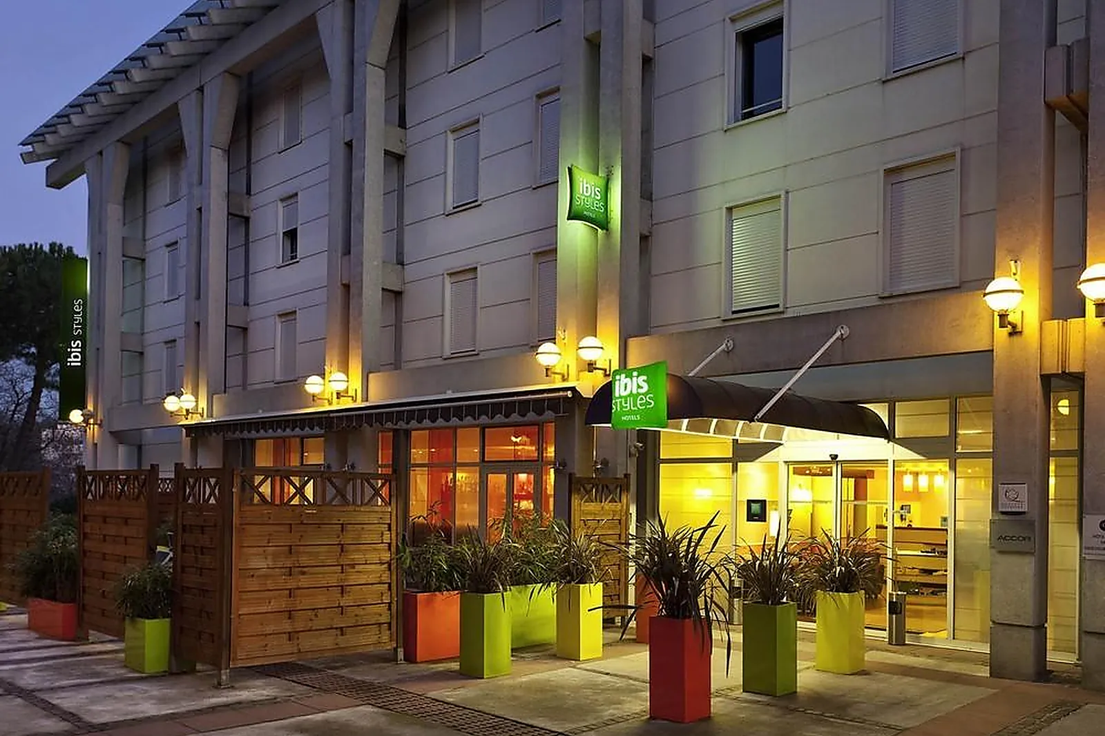 Lieux événementiels, IBIS STYLES ANTIBES