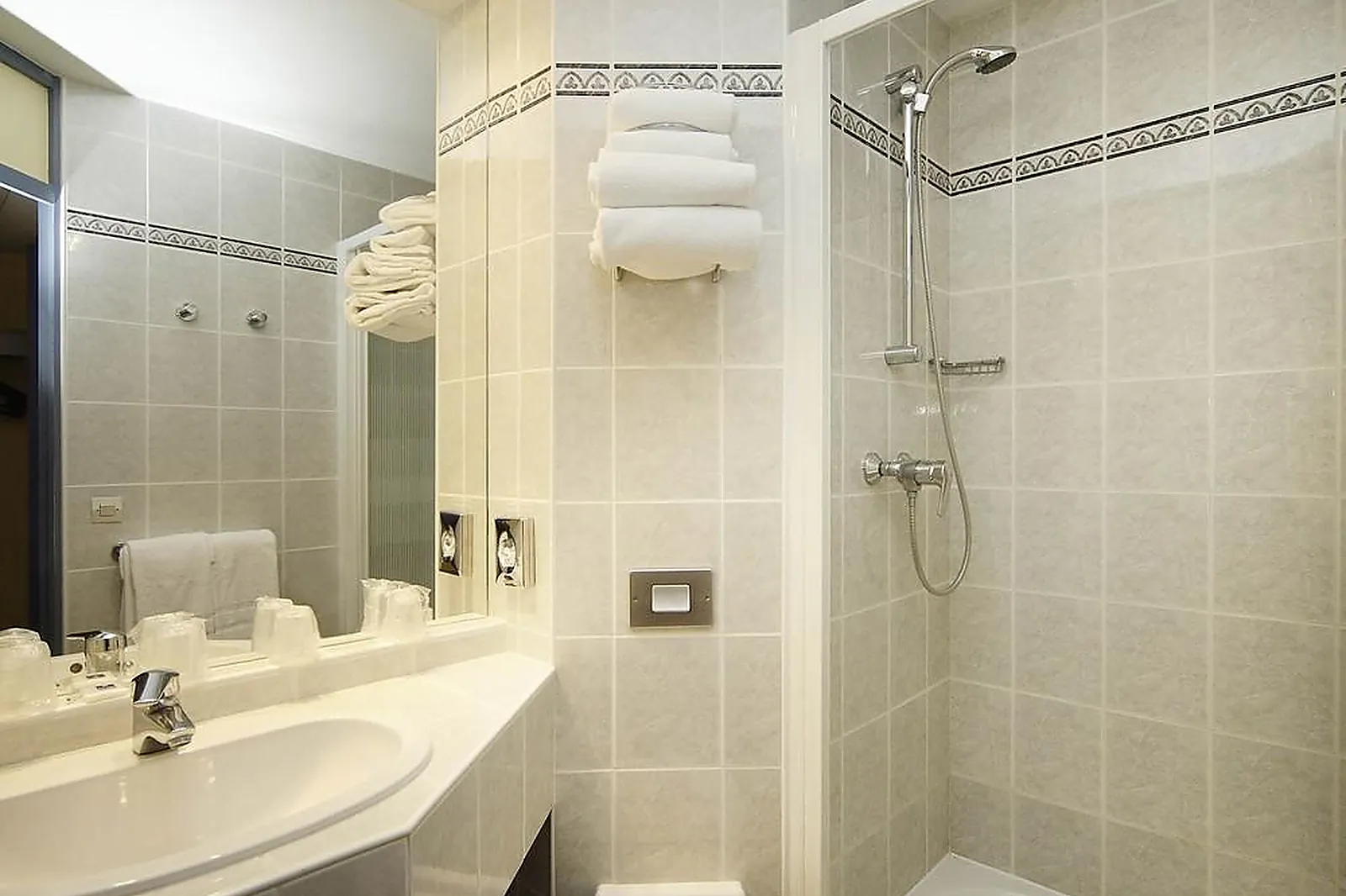 Lieux événementiels, IBIS STYLES ANTIBES