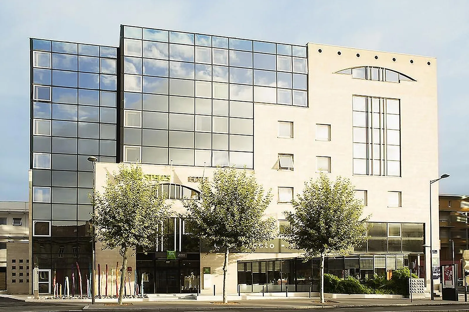 Lieux événementiels, IBIS STYLES BORDEAUX MERIADECK