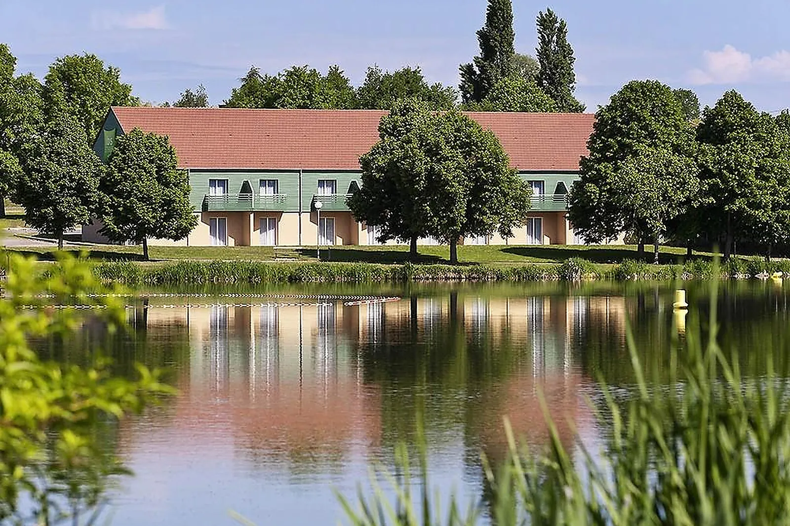 Lieux événementiels, IBIS STYLES BOURBON LANCY