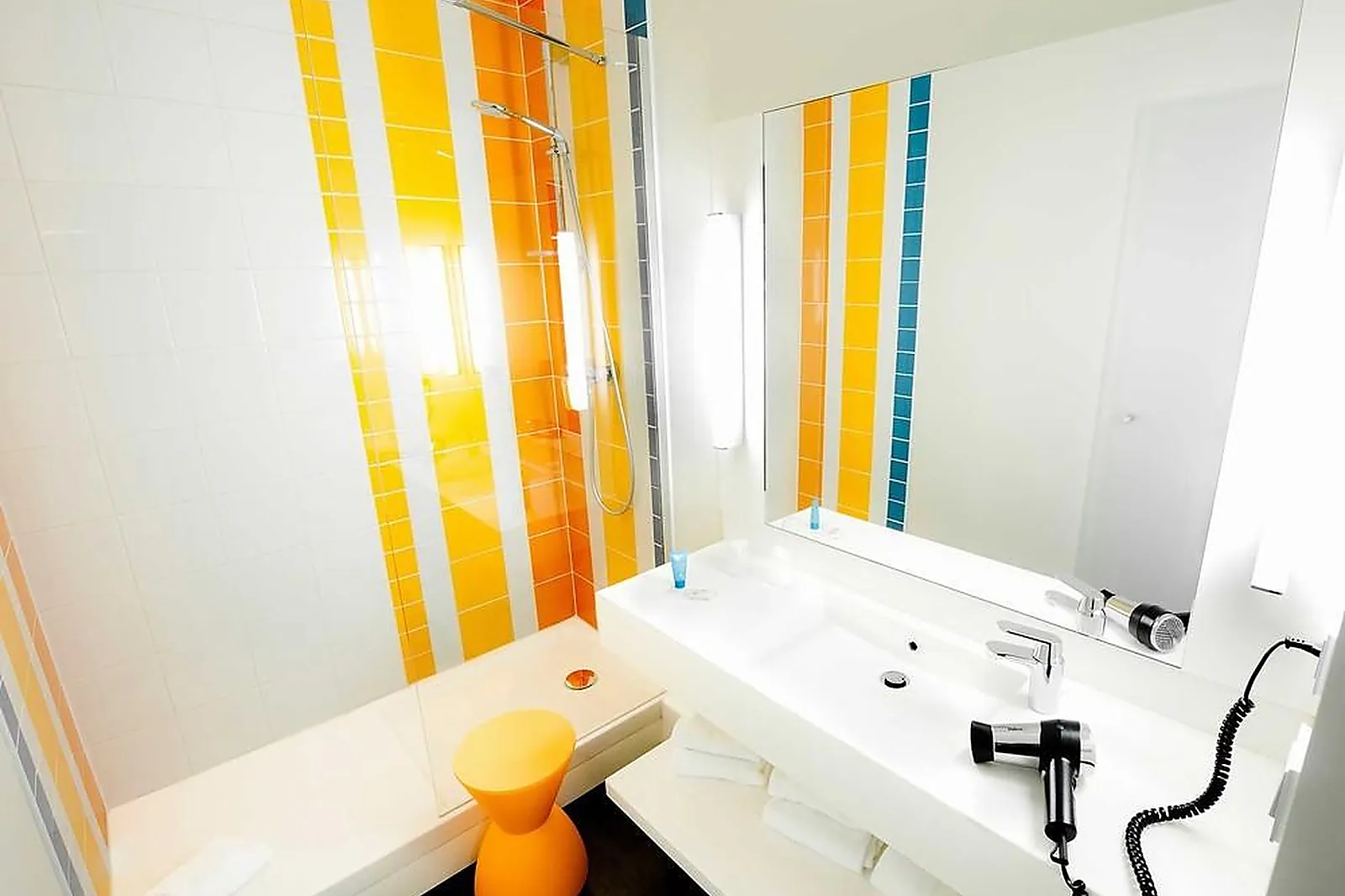 Lieux événementiels, IBIS STYLES BREST CENTRE PORT