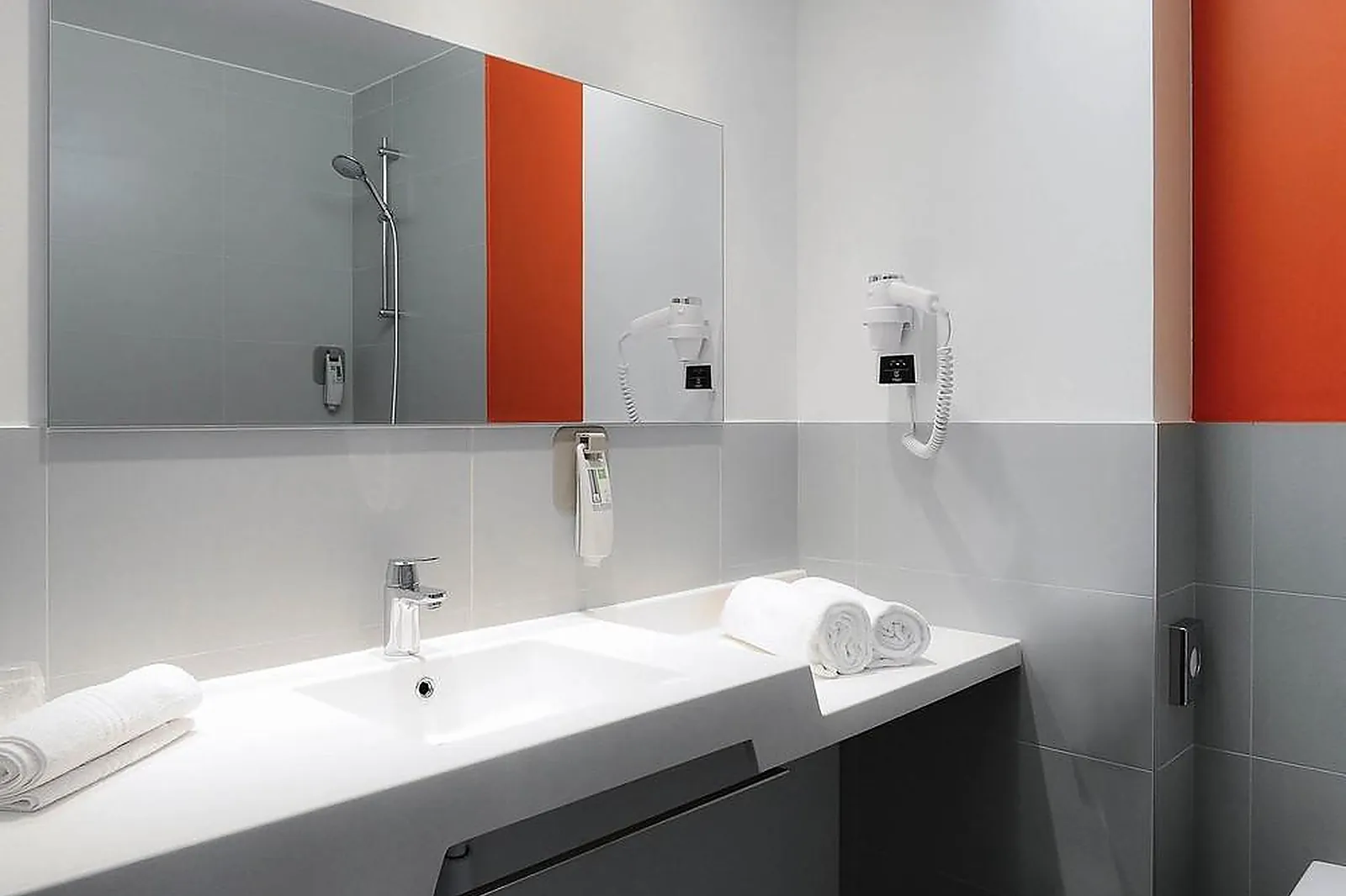 Lieux événementiels, IBIS STYLES CAEN CENTRE GARE