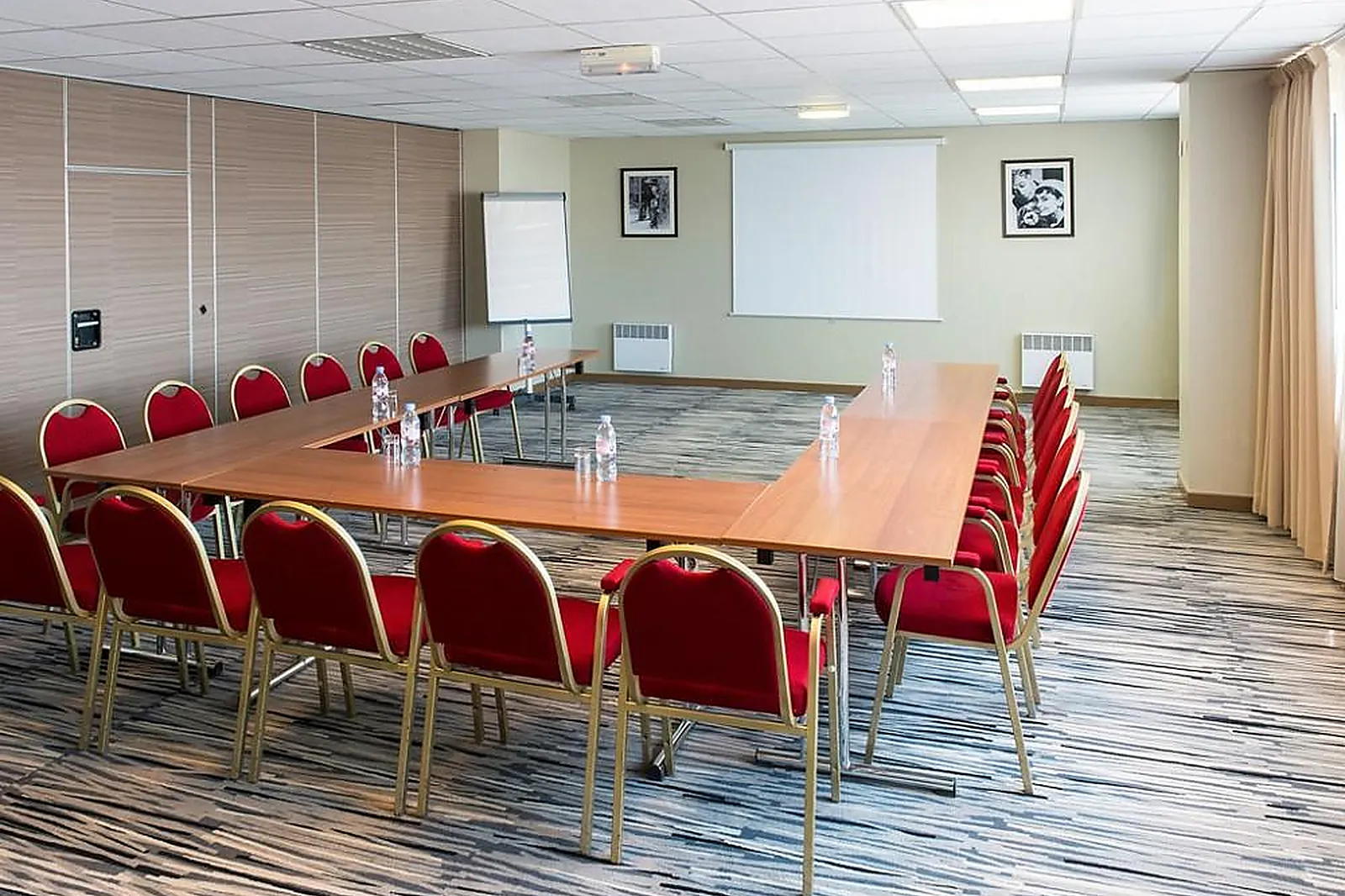 Lieux événementiels, IBIS STYLES CANNES LE CANNET