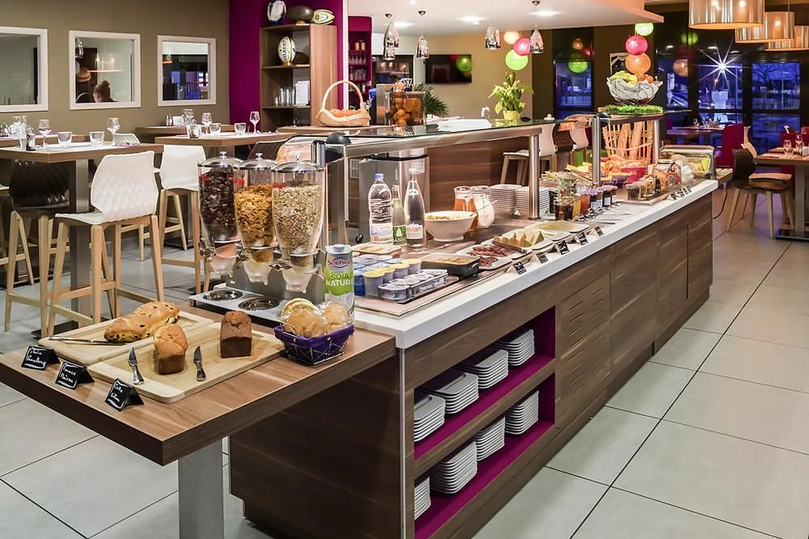 Lieux événementiels, IBIS STYLES CASTRES