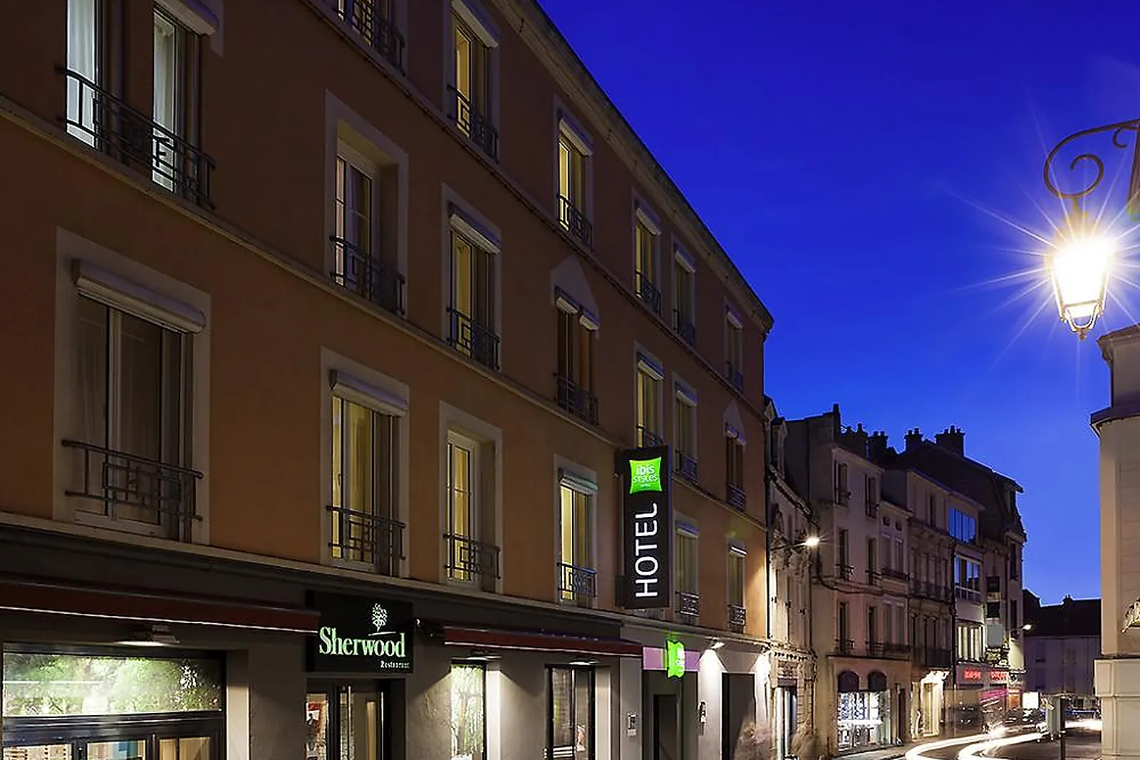Lieux événementiels, IBIS STYLES CHAUMONT CENTRE GARE