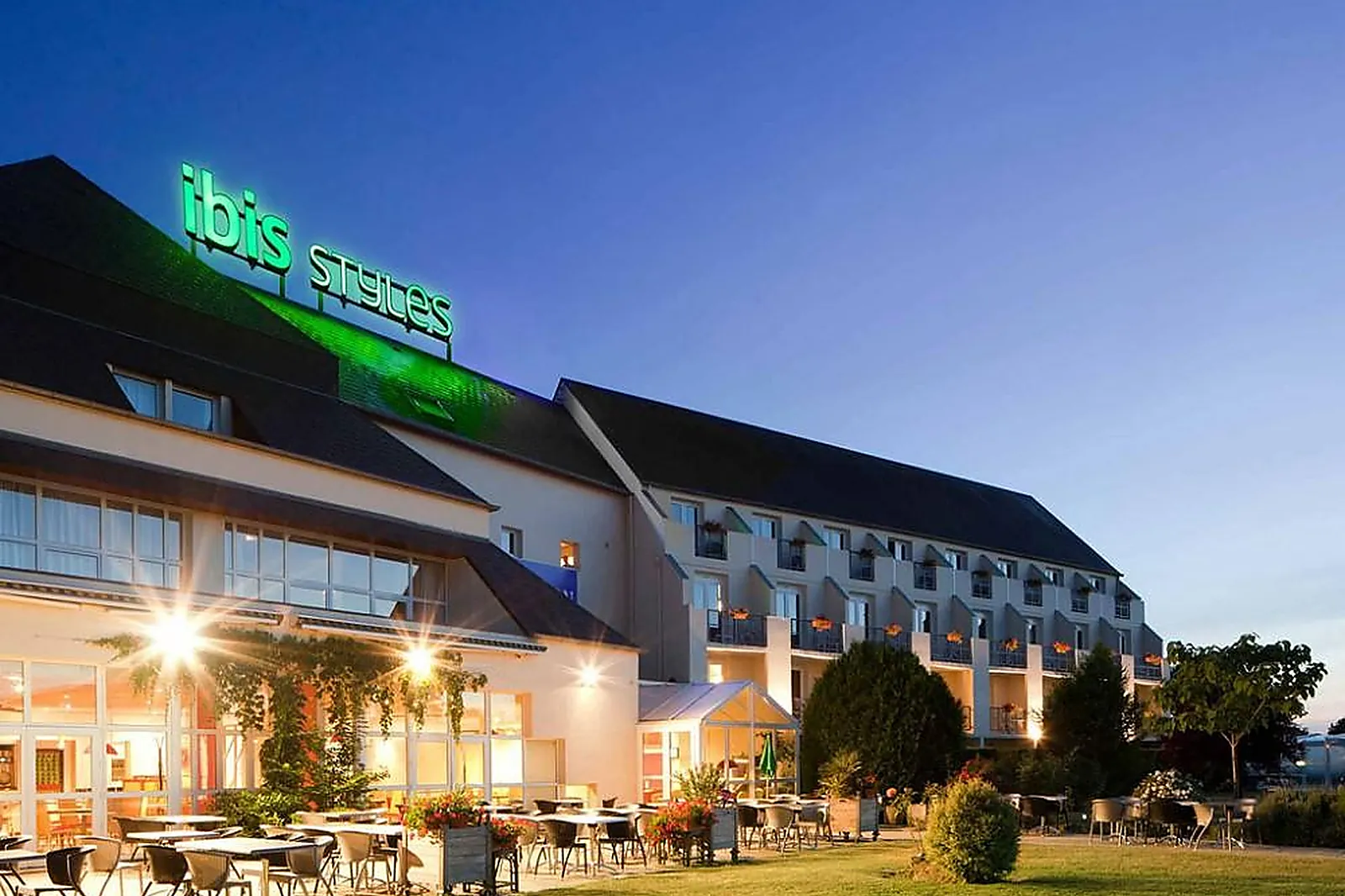 Lieux événementiels, IBIS STYLES CHINON