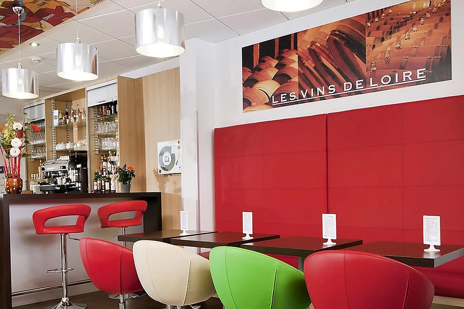 Lieux événementiels, IBIS STYLES CHINON