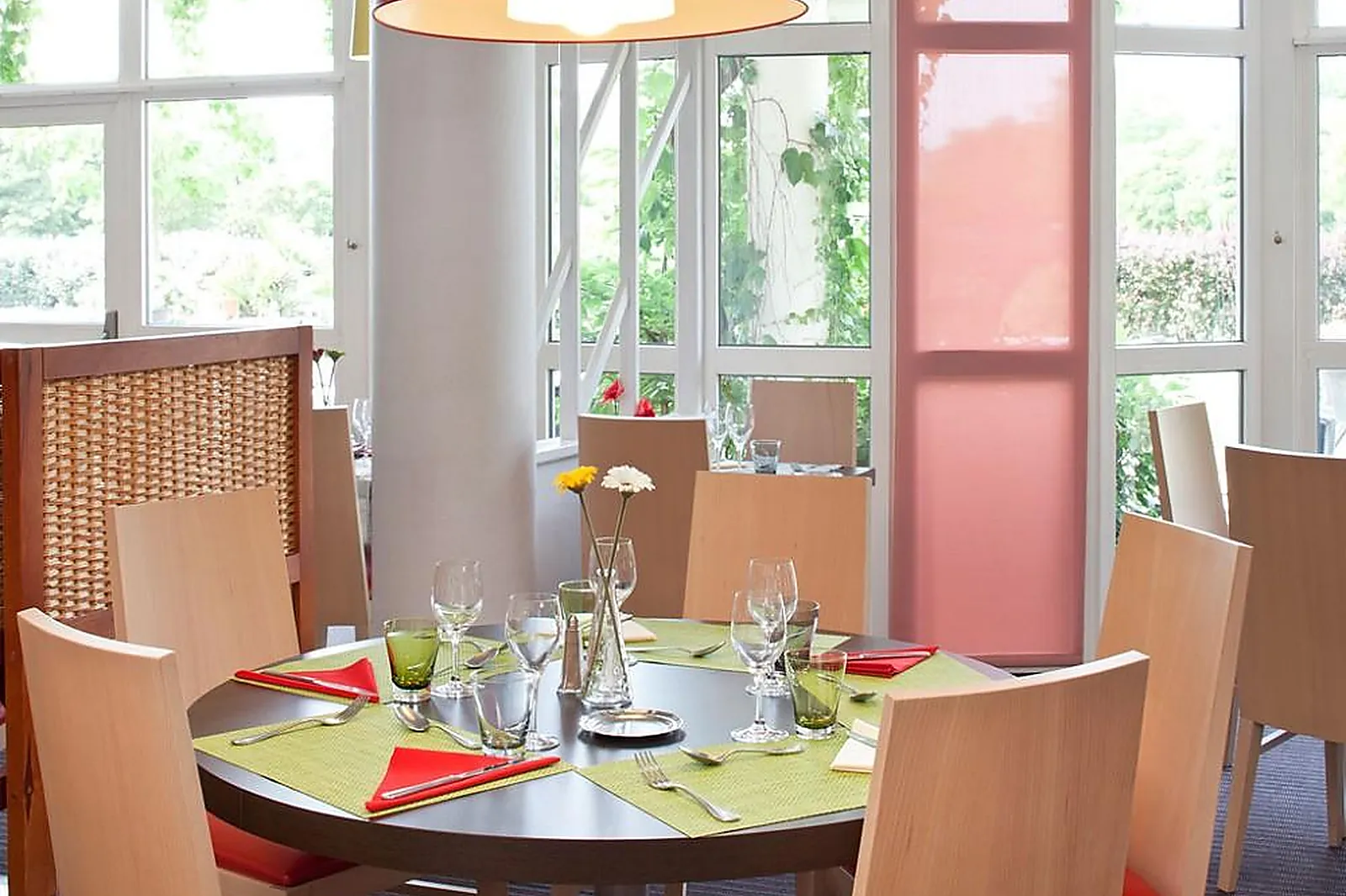 Lieux événementiels, IBIS STYLES CHINON