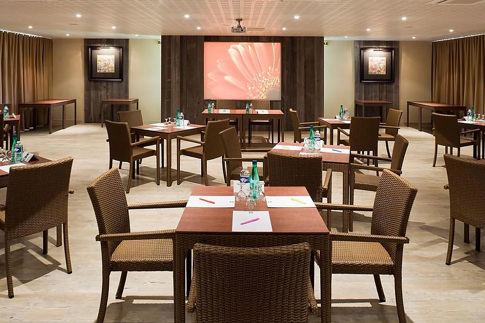 Lieux événementiels, IBIS STYLES CHOLET