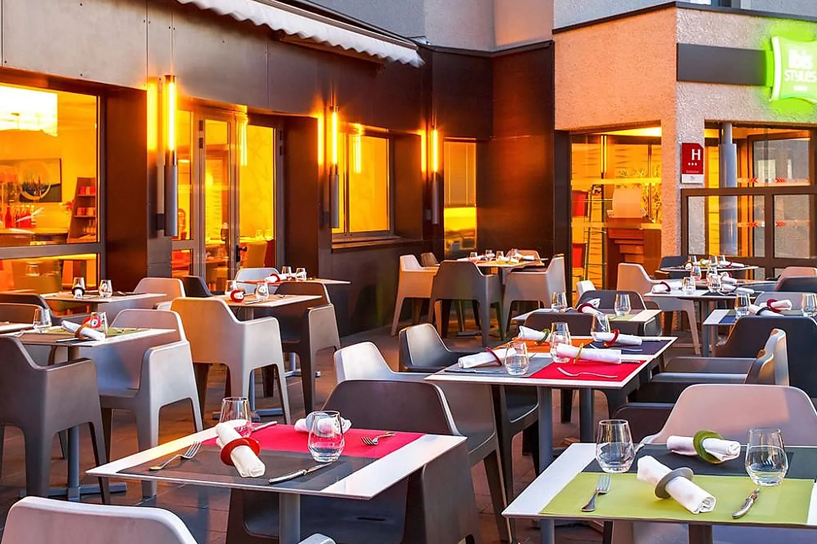 Lieux événementiels, IBIS STYLES CLERMONT-FERRAND LE BREZET AEROPORT