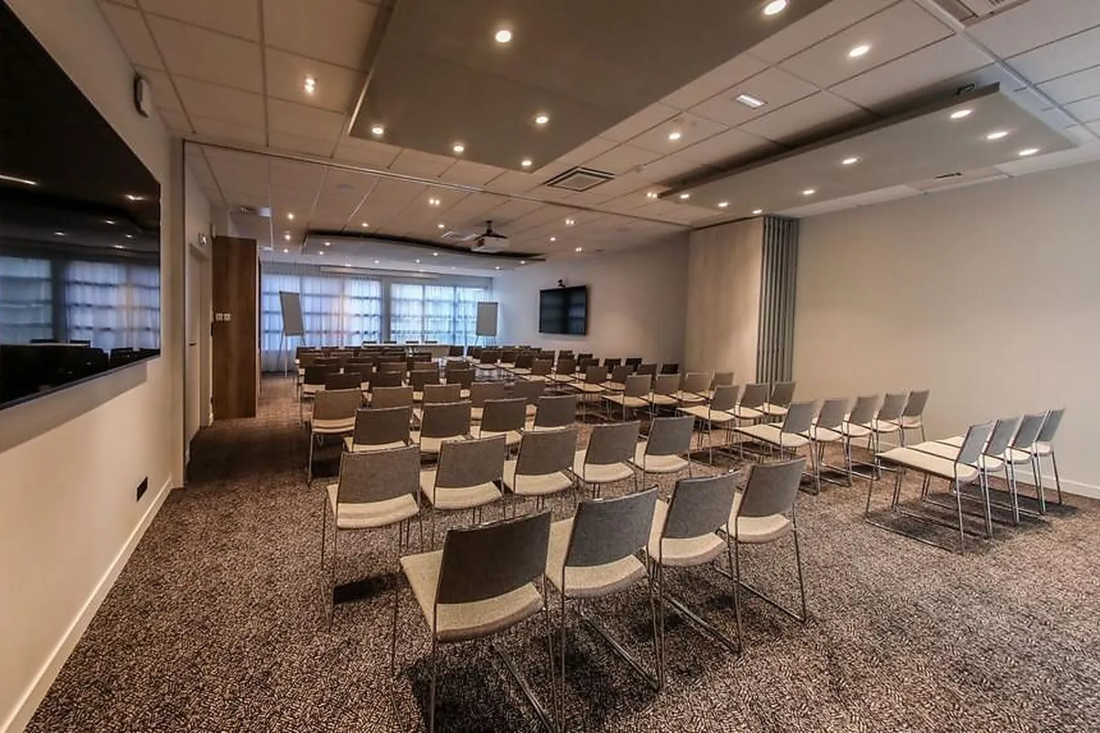 Lieux événementiels, IBIS STYLES CLERMONT-FERRAND RÉPUBLIQUE