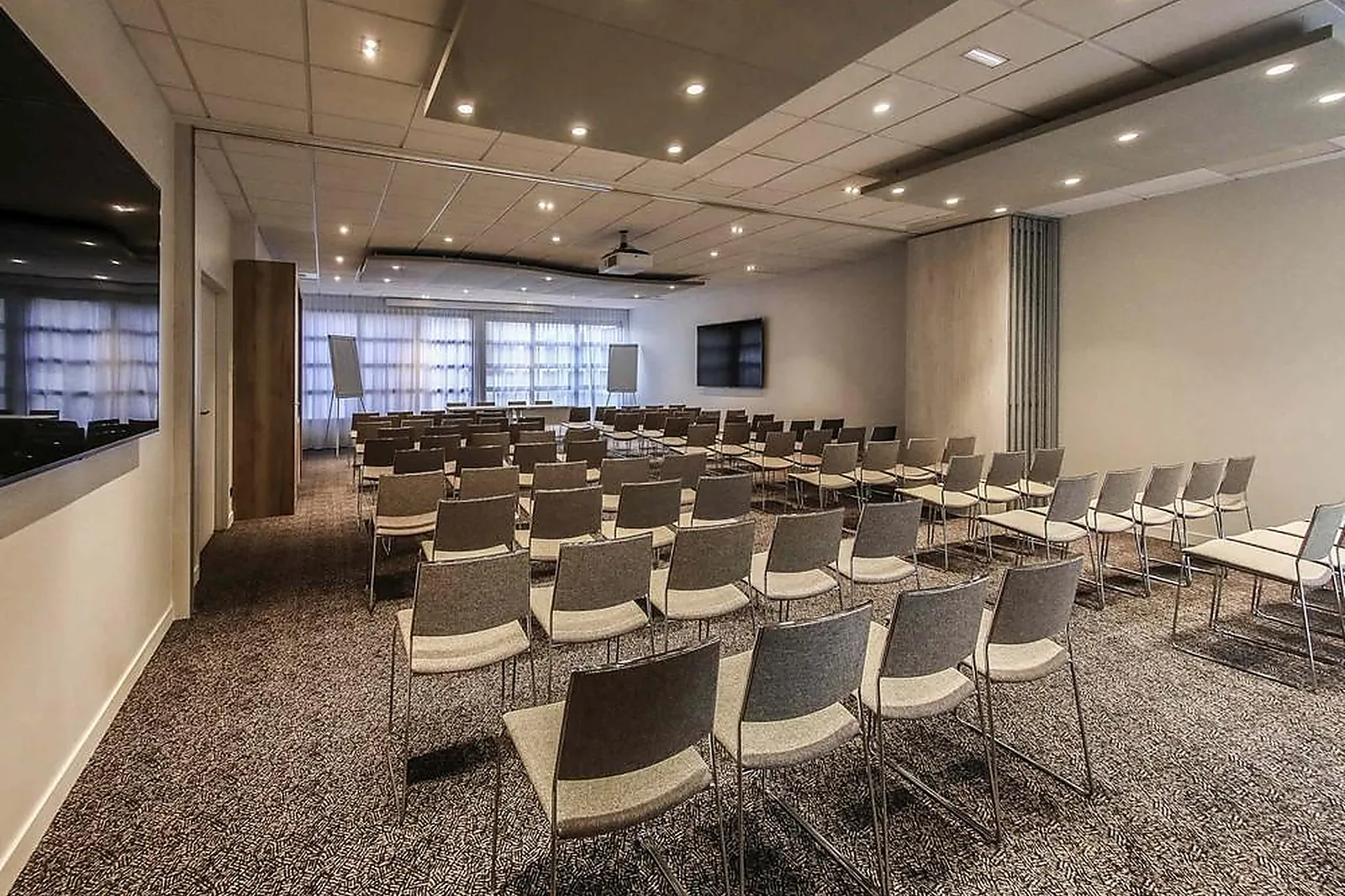 Lieux événementiels, IBIS STYLES CLERMONT-FERRAND RÉPUBLIQUE