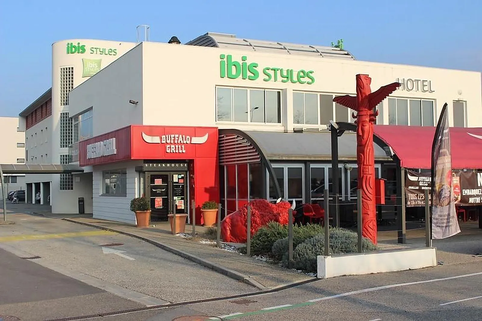 Lieux événementiels, IBIS STYLES CROLLES GRENOBLE A41