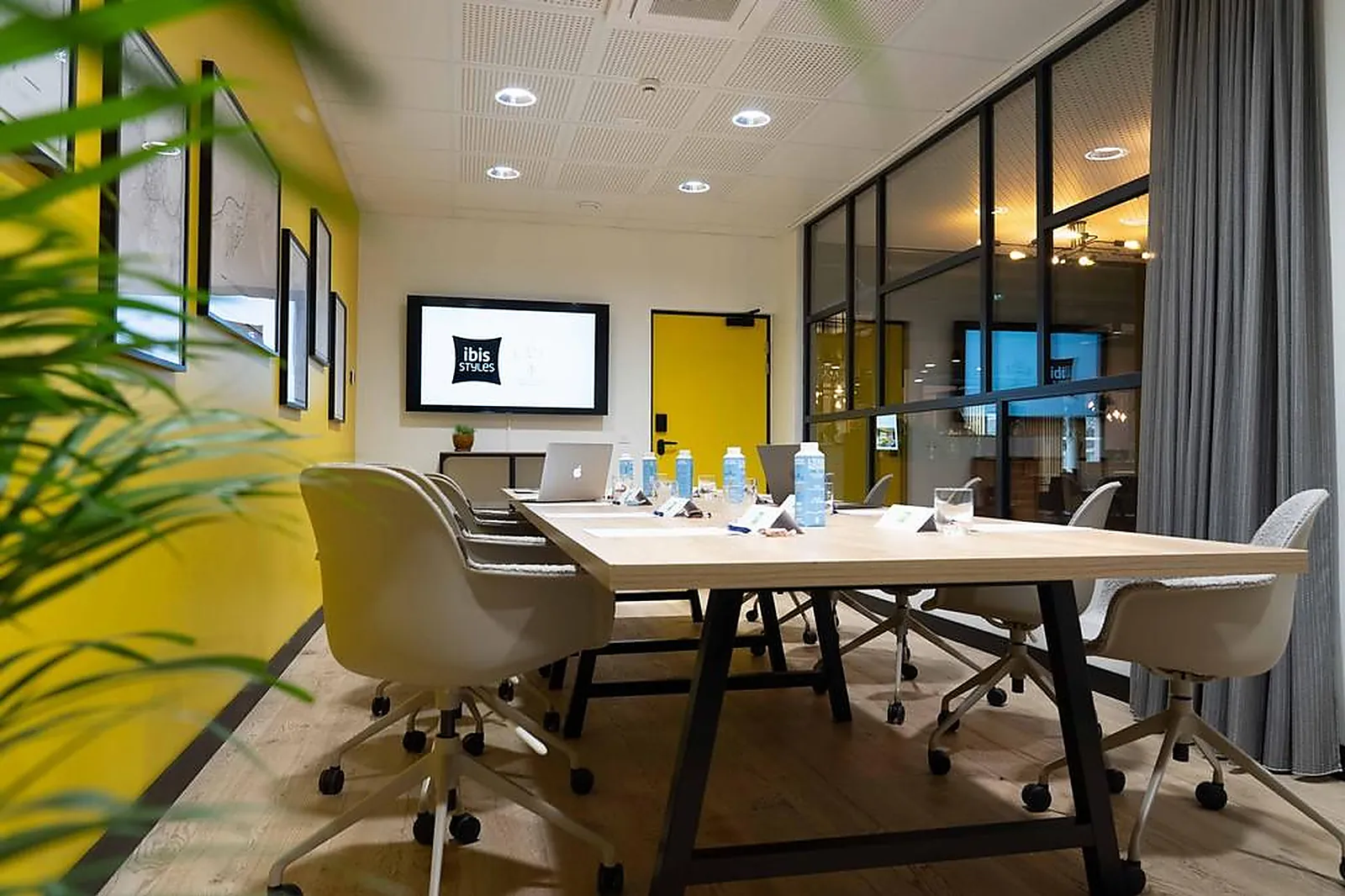 Lieux événementiels, IBIS STYLES DREUX CENTRE GARE