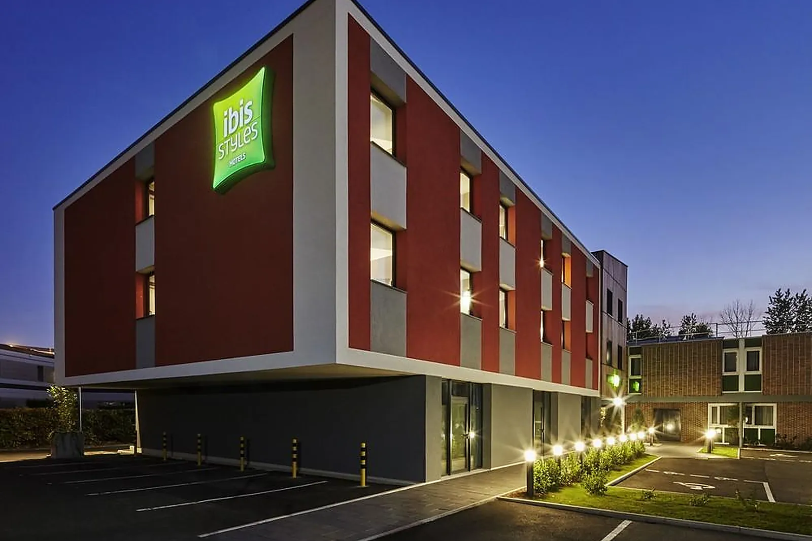 Lieux événementiels, IBIS STYLES EVRY LISSES
