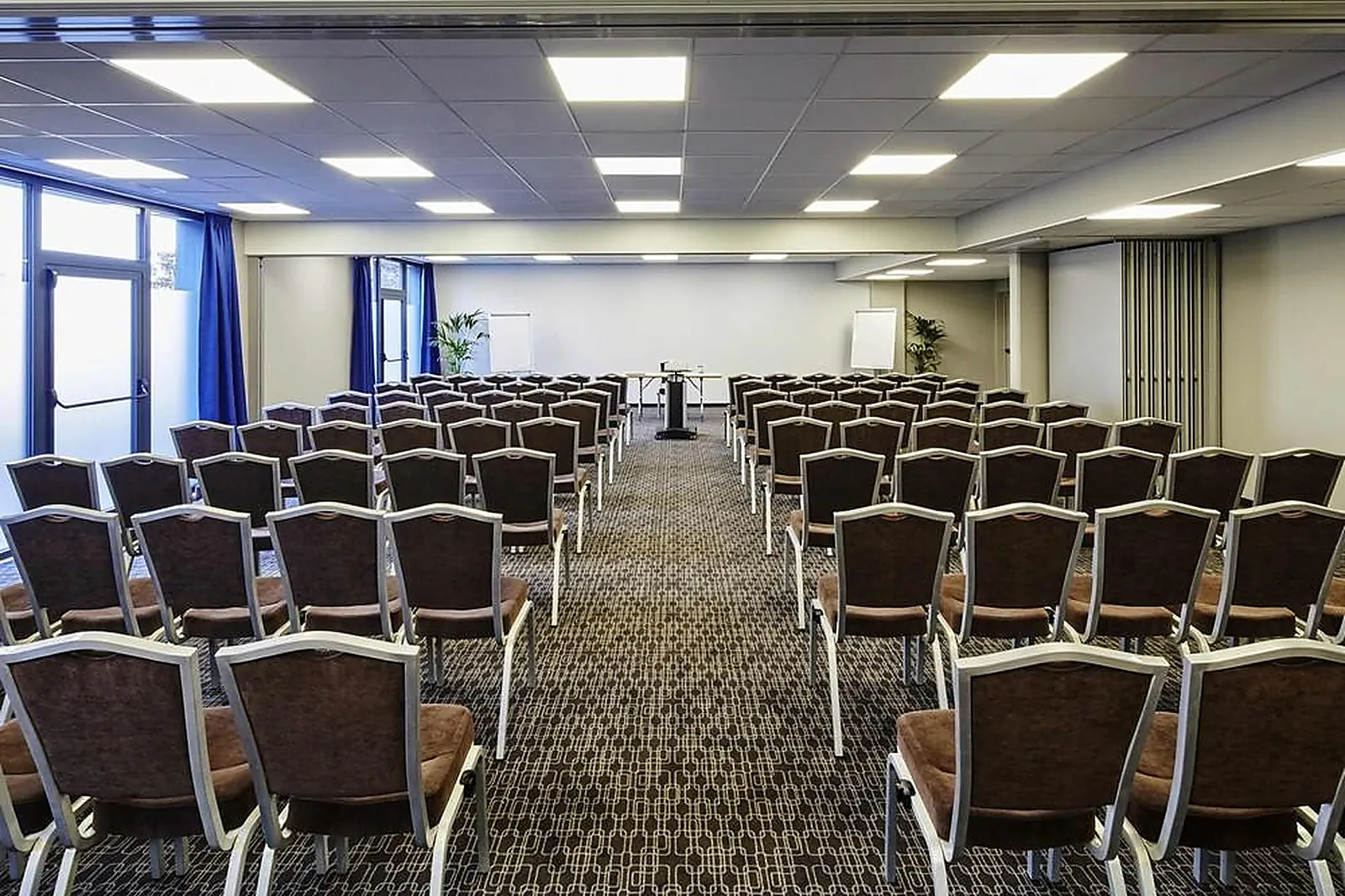 Lieux événementiels, IBIS STYLES EVRY LISSES