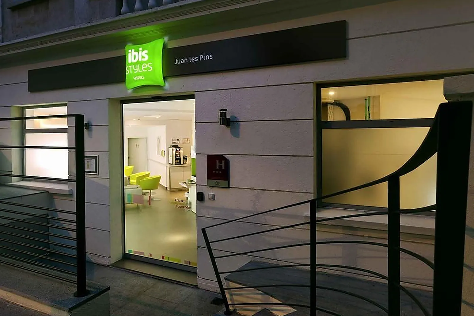 Lieux événementiels, IBIS STYLES JUAN-LES-PINS