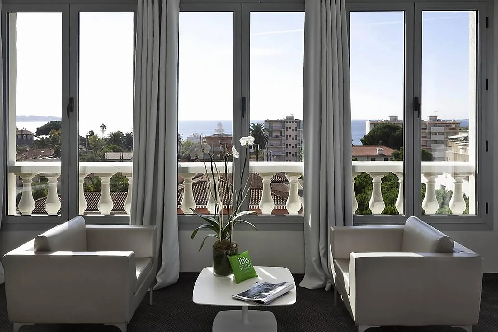 Lieux événementiels, IBIS STYLES JUAN-LES-PINS