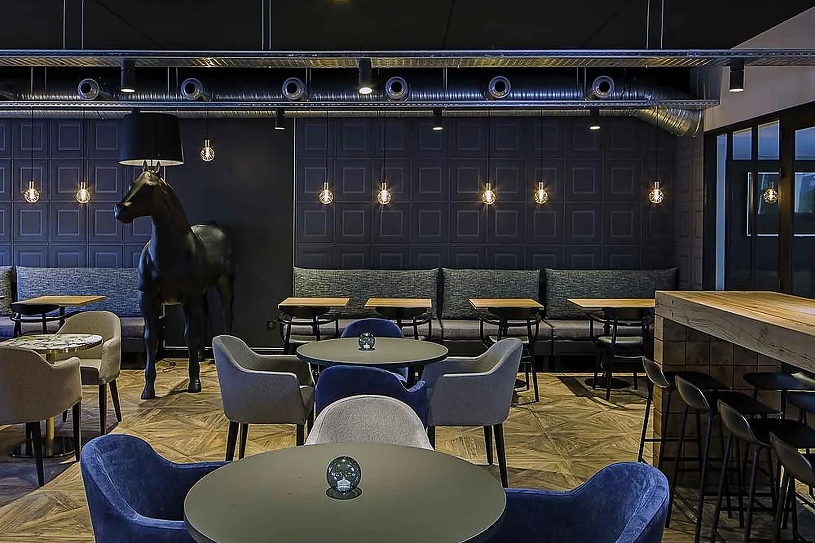 Lieux événementiels, IBIS STYLES LAVAL CENTRE GARE