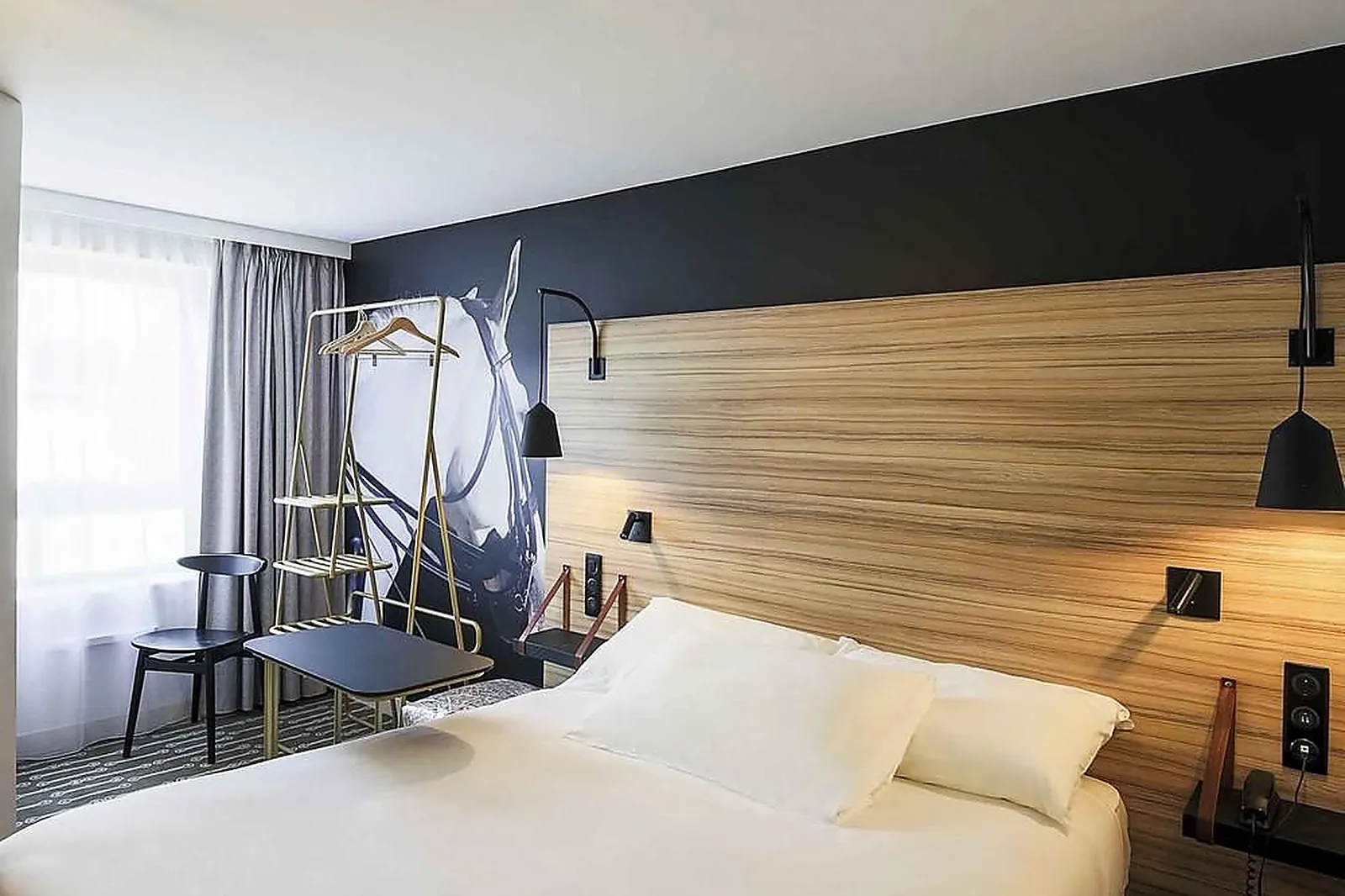 Lieux événementiels, IBIS STYLES LAVAL CENTRE GARE