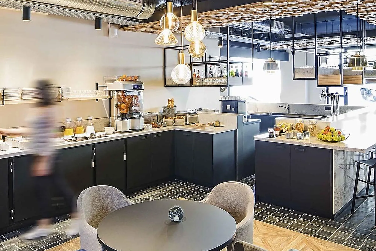 Lieux événementiels, IBIS STYLES LAVAL CENTRE GARE