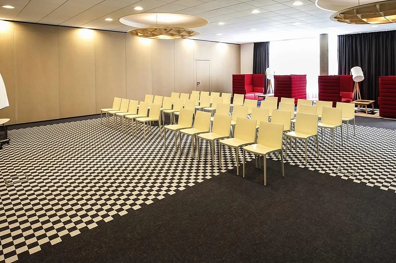 Lieux événementiels, IBIS STYLES LE MANS SUD MULSANNE