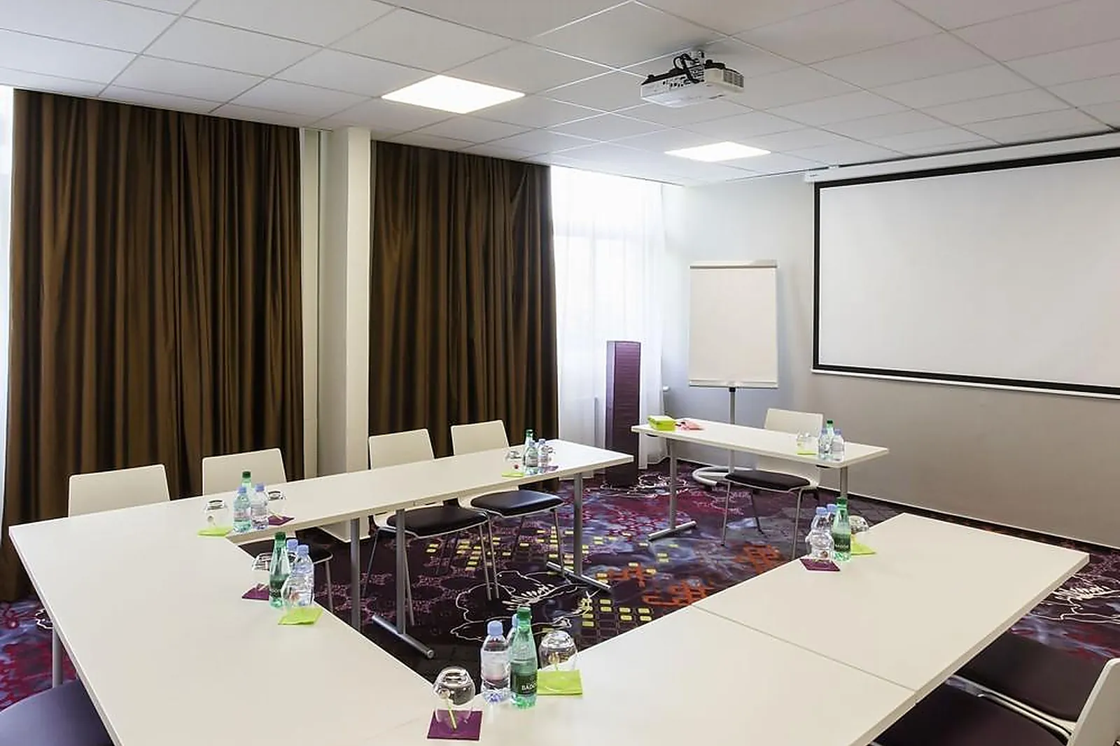 Lieux événementiels, IBIS STYLES LORIENT CAUDAN