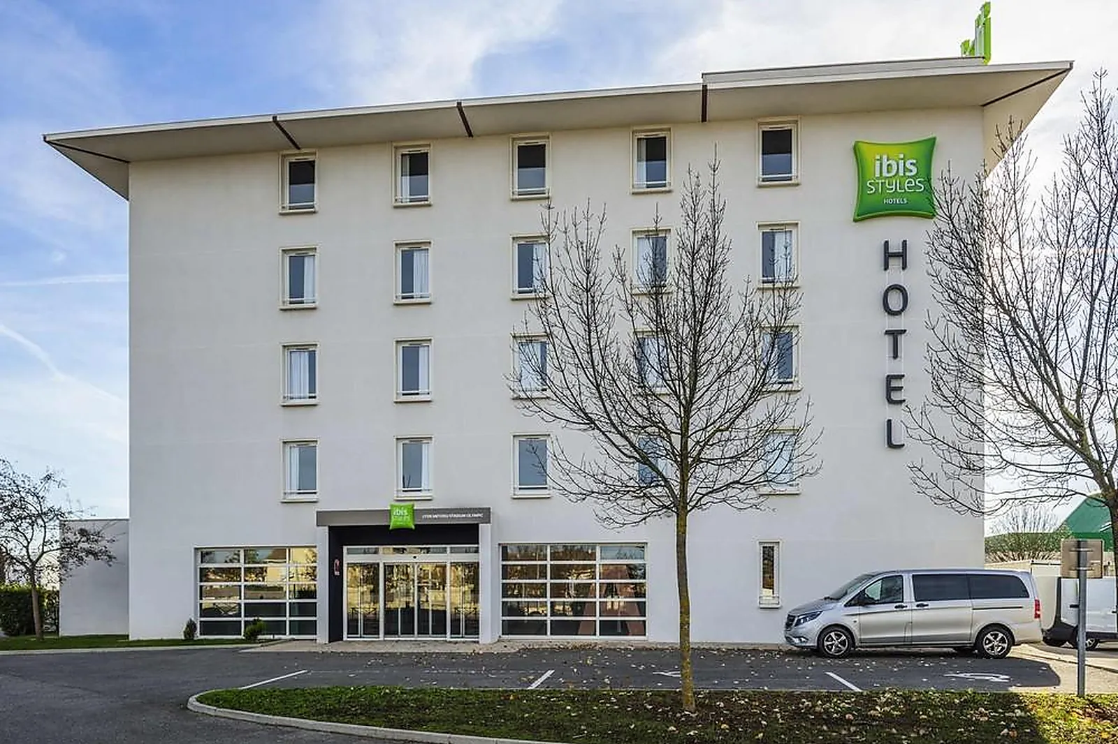 Lieux événementiels, IBIS STYLES LYON MEYZIEU STADIUM OLYMPIQUE