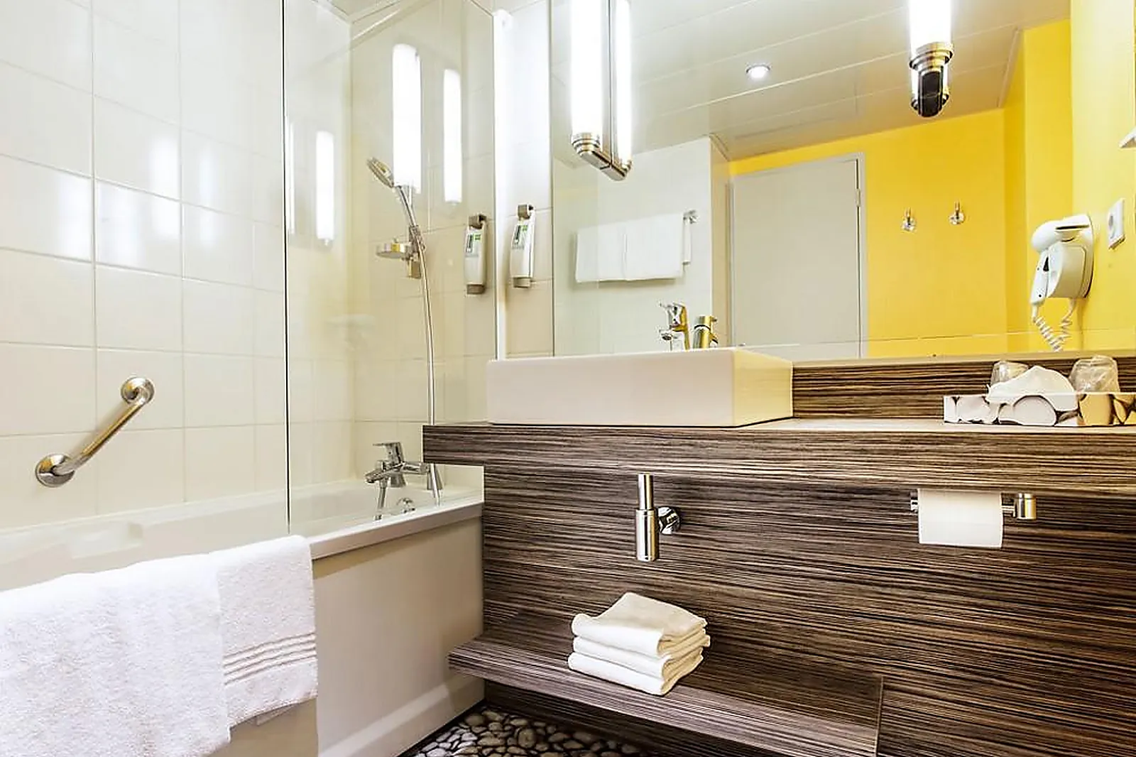 Lieux événementiels, IBIS STYLES LYON SUD VIENNE