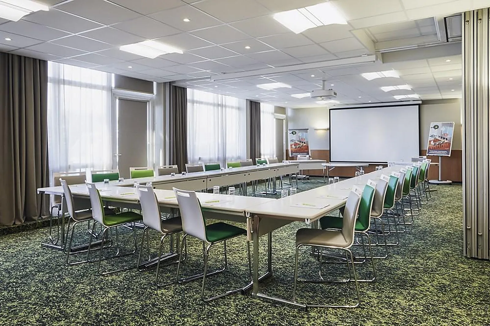 Lieux événementiels, IBIS STYLES MARSEILLE AÉROPORT