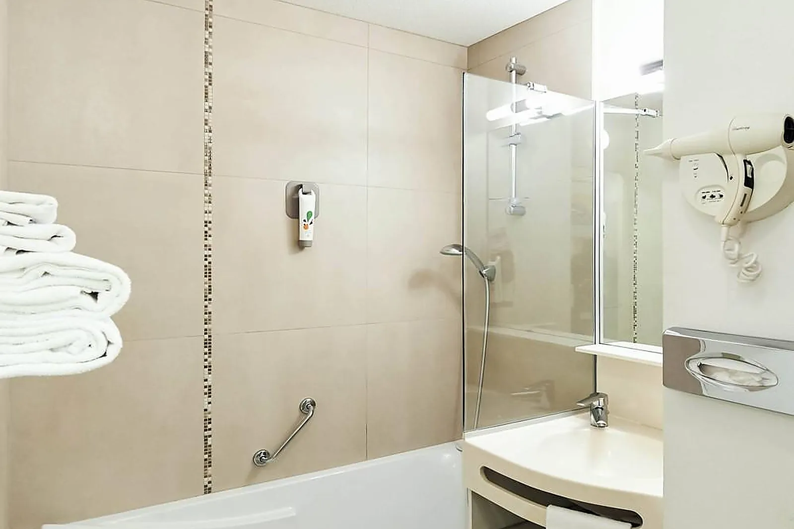 Lieux événementiels, IBIS STYLES OUISTREHAM