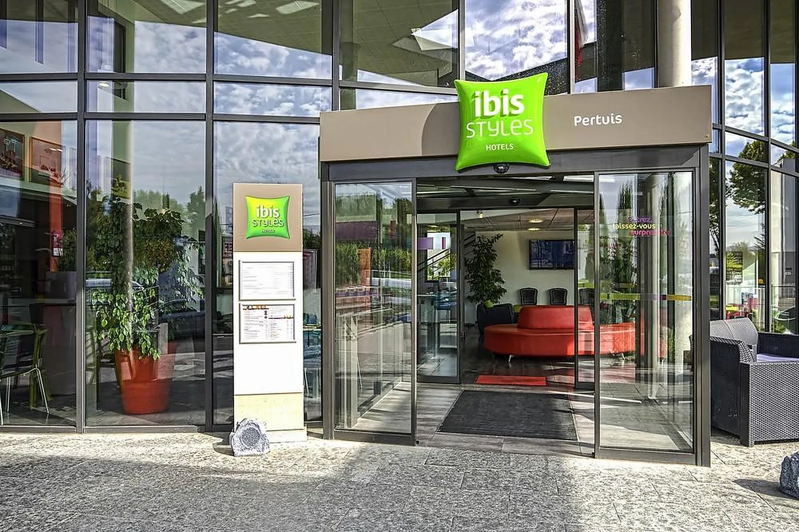 Lieux événementiels, IBIS STYLES PERTUIS